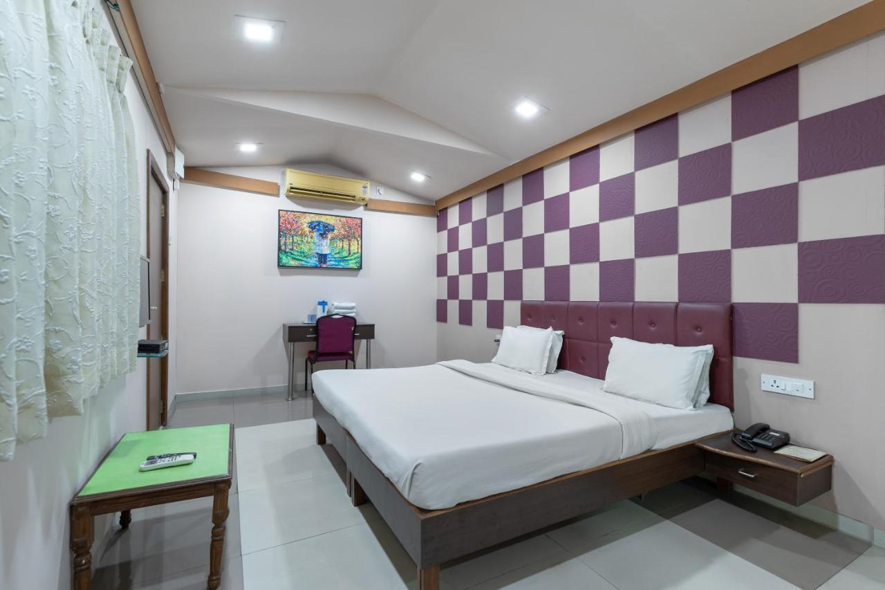 Capital O 47539Capital O Umbergaon Club Hotel Umargām Exterior foto